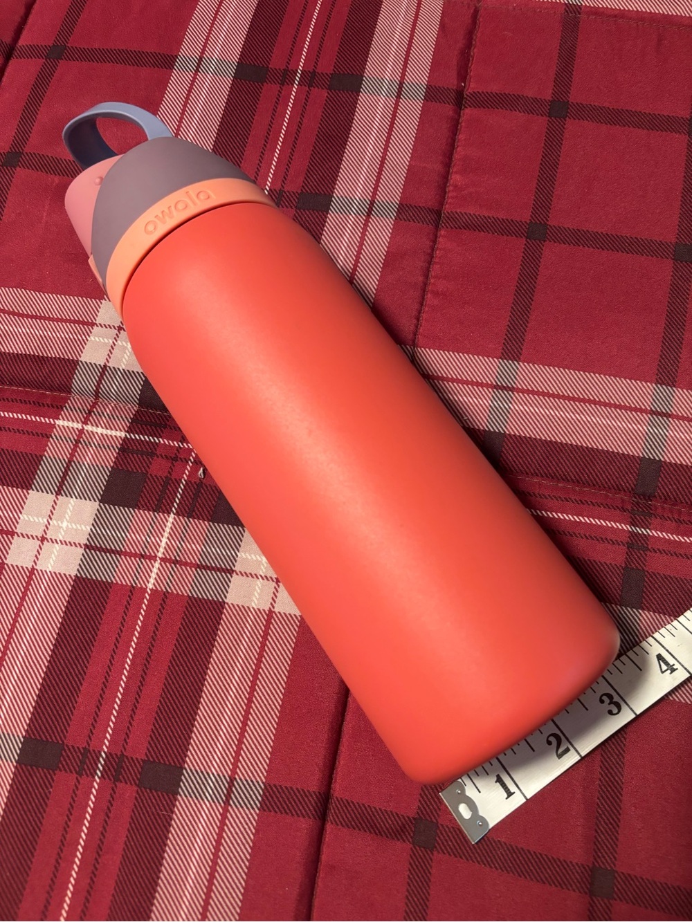 Owala 32 oz FreeSip Insulated Water Bottle in Red-Orange with Purple Accent Lid - Picture 4 of 4